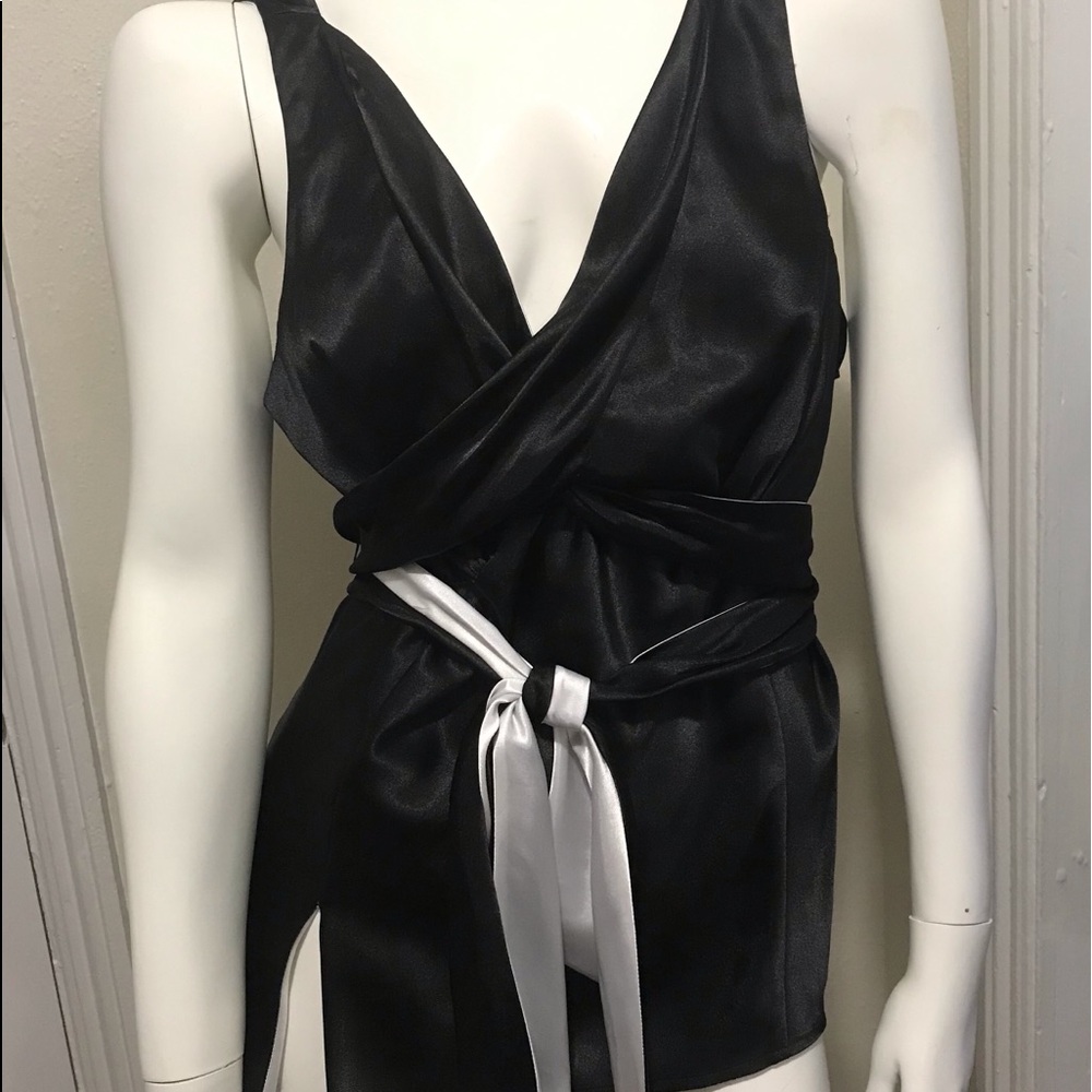 Daisy Fuentes XL reversible top. NEW with tag
